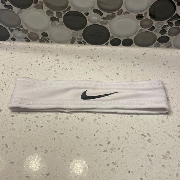 NIKE woman’s white headband - Picture 1 of 6